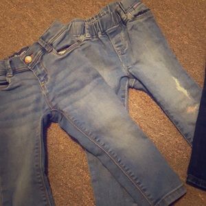 4 pairs of size 2T jeans from Baby Gap/Old Navy